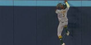 Denzel Clarke's Spectacular Home Run Robbery Wows Hometown Crowd