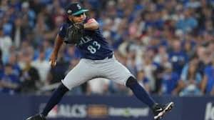 Venezuela's 'Tambores' Dance Brings Culture to World Baseball Classic