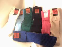 Résultat de recherche d'images pour "bermuda socks"