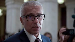 PSD îl susține pe ministrul Justiției, Radu Marinescu, și condamnă „manevra josnică” prin care acesta a...