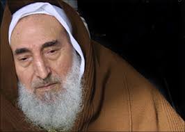 Ahmed Yassine, né en 1938, était le fondateur et le dirigeant spirituel du Hamas. Il est mort assassiné dans une attaque israélienne, le 22 mars 2004. - 1_199710