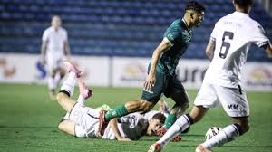 Floresta sofre dois gols no fim, leva virada do Figueirense e perde chance de entrar no G-4