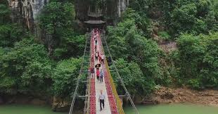 Chain bridge in Guizhou witnesses Red Army's undaunted fighting spirit