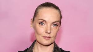 Klara Kivilahti kohtasi siskopuolensa käräjillä – jäätävät välit!