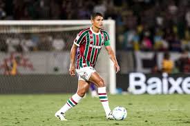 Thiago Silva fica fora de jogo do Porto e gera debate na torcida