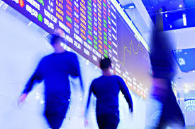 Ibovespa tem dia volátil e engata alta na reta final do pregão com avanço em NY