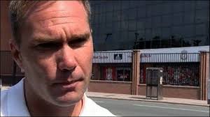 Former Liverpool midfielder Jason McAteer says that if Liverpool part company with manager Rafa Benitez it would be &quot;the wrong decision&quot;. - _47985776_mcateerstill