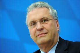 <b>Joachim Herrmann</b> Schmähpreis für Innenminister <b>Joachim Herrmann</b> ist <b>...</b> - image