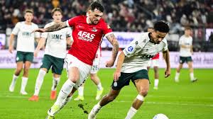 Aanwinst Jonathans schiet Excelsior naast AZ • Salah-Eddine in basis PSV tegen Newcastle