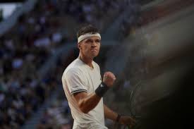 Mensik e Zverev abrem semifinais às 9h30, italianos duelam às 14h