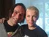 Radio Wien Redakteur Georg Holzer mit Annie Lennox (Bild: ORF/Dietmar Petschl) Annie Lennox, Sängerin und Kämpferin gegen Aids, ist am 26. - Lennox-Holzer_mini