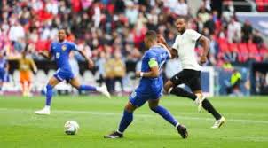 Boostés par Mbappé, les Bleus rassurent (un peu)