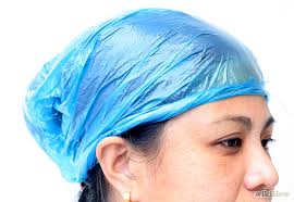 Als improvisierte Duschhaube, falls deine Haare beim Duschen trocken bleiben <b>...</b> - 670px-Recycle-Old-Plastic-Bags-Step-12Bullet2