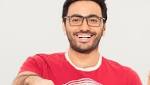 المطرب المصري تامر حسني يعود