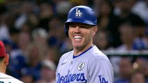 'Dude, I'm not going anywhere!' Freddie has fun with pickoff attempt
