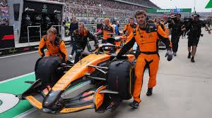 Doble drama de McLaren que apunta al motor Mercedes