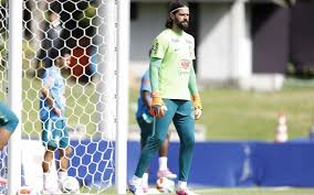 Liverpool fecha a porta para clubes italianos e Alisson deve seguir na próxima temporada