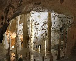 Imagen de las cuevas de Frasassi