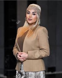 عکس / ظاهر متفاوت پاییزی مونا فائزپور همسر ارسطو پایتخت در اکران فیلم لاک‌پشت خبرساز شد!