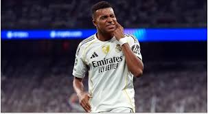 "Solo juega para sí mismo": la afición del Real Madrid critica a Kylian Mbappé por su actuación en la primera parte ante el Sevilla