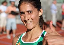 Sara Moreira smiler etter seieren og det gode løpet. Hun har tidligere løpt 10.000 m på ... - Sara_Moreira_IMG_8282