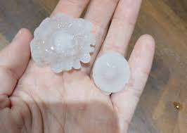 Canicule KO ! Orages de Grêle Surprennent l'Ardèche et la Drôme ! - Imagen principal del artículo