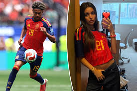 Lamine Yamal’s girlfriend Ines Garcia rocks cropped Spain jersey for World Cup game