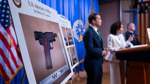 Après la tentative d’assassinat de samedi, le camp Trump s’attaque aux démocrates, aux médias et souhaite que l’argent du contribuable paie la salle de bal de la Maison-Blanche