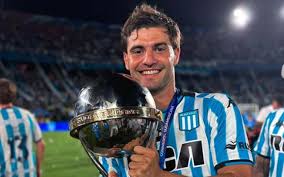 Diretor do Vasco viaja à Argentina para tentar fechar contratação de Sosa