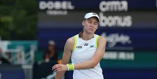 Elena Rybakina desafia Aryna Sabalenka pelo trono da WTA