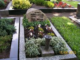 Grab von Elsa Koller (1903-199?), Friedhof Strackholt-alter Friedhof