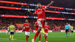 Otamendi Grita Gol en Portugal: Benfica Aplasta al Arouca