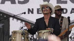 Bruno Mars une su voz al mariachi en "Lo Arriesgo Todo", su nuevo tema en español