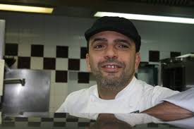 Cuando visitamos en 2008 este restaurante, también estuvimos en el aula de cocina, donde el chef imparte sus cursos. Apasionado, perfeccionista, imaginativo ... - jesussanchezxx