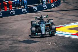 F1: Hamilton, Russell e Colapinto sofrem punições por excesso no pitlane em Mônaco