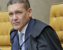 Fachin nega suspeição de Nunes Marques para julgar pedido de instalação da CPI do Master