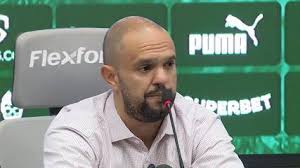 Com Arias na mira do Palmeiras, presidente do Fluminense diz que planeja exercer cláusula de preferência de retorno