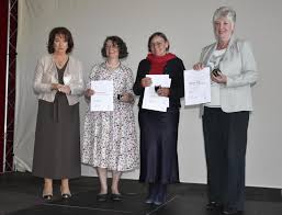 Ostallgäu ehrt drei Power-Frauen – und verabschiedet Kreistags-Urgestein nach 54 Jahren