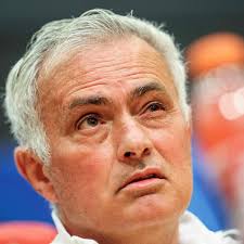 Mourinho faz alerta ao Benfica para reencontro com Real Madrid: ‘Um rei ferido é perigoso’