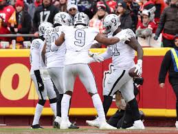 Chiefs-Raiders 5 questions with the enemy: Was Antonio Pierce the right 
hire?