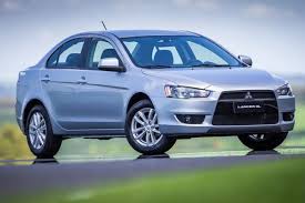 Mitsubishi Lancer: 3 versões usadas do icônico sedã a partir de R$ 53 mil