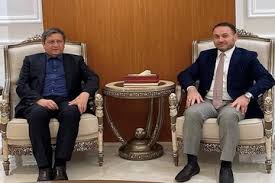 همتی در بغداد؛ موانع مبادلات تجاری و بانکی ایران و عراق رفع می‌شود؟