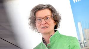 Der Tag: Mitarbeiter werfen CDU-Ministerin Scharrenbach Machtmissbrauch vor