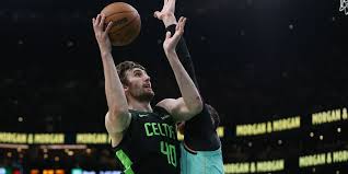 Luke Kornet aux Spurs! Gros Contrat de 4 ans! 🏀🔥 - Imagen principal del artículo