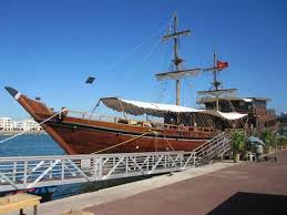 Résultat de recherche d'images pour "dhow"