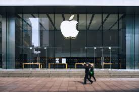 Apple rolls out AI tools in software update