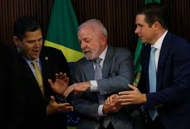 PEC do BC, fim da escala 6x1 e Galípolo colocam governo Lula em semana de pressão no Congresso