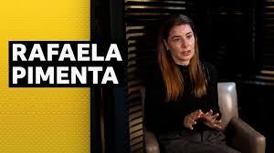 A agente de futebol Raffaella Pimenta pediu uma mudança no sistema de transferências, dizendo que os clubes têm muito poder sobre seus jogadores.