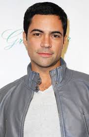 Related pictures : Danny Pino - danny-pino-premiere-across-the-hall-01