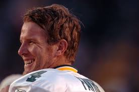 Howard Balzer is saying the Green Bay Packers have reached out to Brett Favre in the wake of Aaron Rodgers&#39; fractured collarbone. - favrepackers